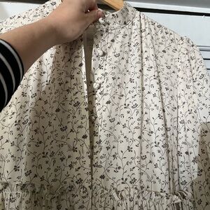 Dainty Jewells Cream and gray Floral Button-Up Dress